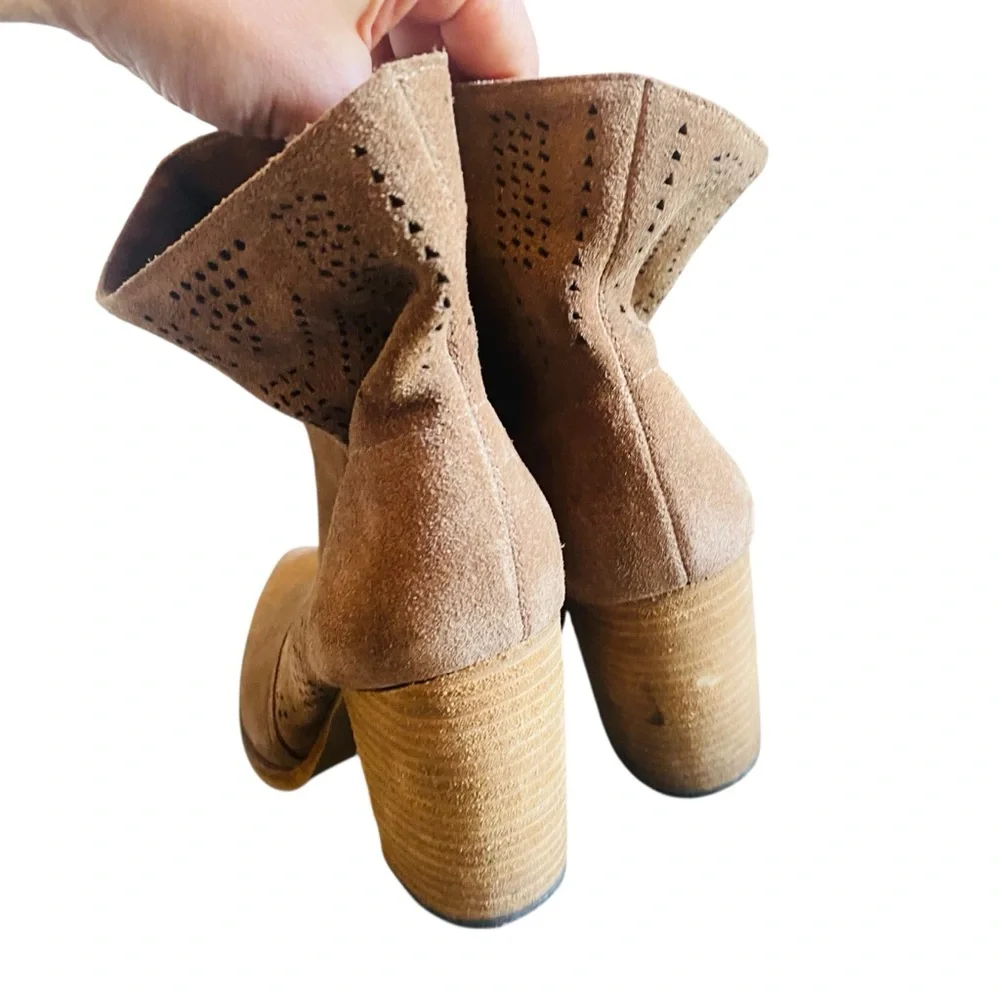 Vince Camuto Catheryna Leather Bootie Sz 7 - Picture 5 of 8